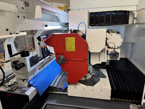 CYLINDRICAL GRINDING MACHINE STUDER S-33 CNC
Year 2003 - Fanuc 21i-TB 
With 1x internal and 1x external grinding
centres height 175 mm / between centres 650 mm