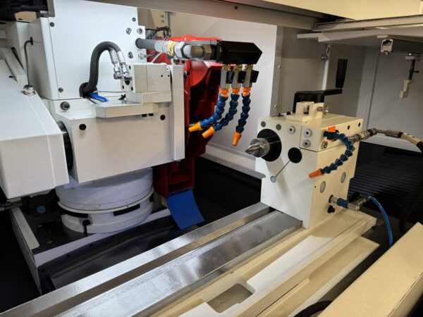 CYLINDRICAL GRINDING MACHINE STUDER S-33 CNC
Year 2003 - Fanuc 21i-TB 
With 1x internal and 1x external grinding
centres height 175 mm / between centres 650 mm