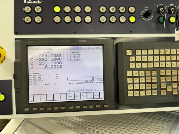 CYLINDRICAL GRINDING MACHINE STUDER S-33 CNC
Year 2003 - Fanuc 21i-TB 
With 1x internal and 1x external grinding
centres height 175 mm / between centres 650 mm