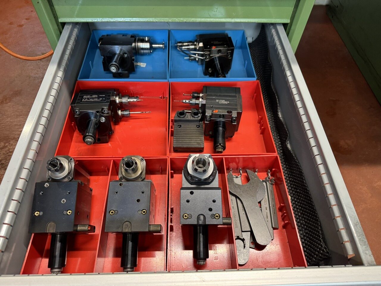 TOUR AUTOMATIQUE A DECOLLETER CNC TORNOS MULTISWISS 8X26 TOUR AUTOMATIQUE A DECOLLETER CNC TORNOS MULTISWISS 8X26