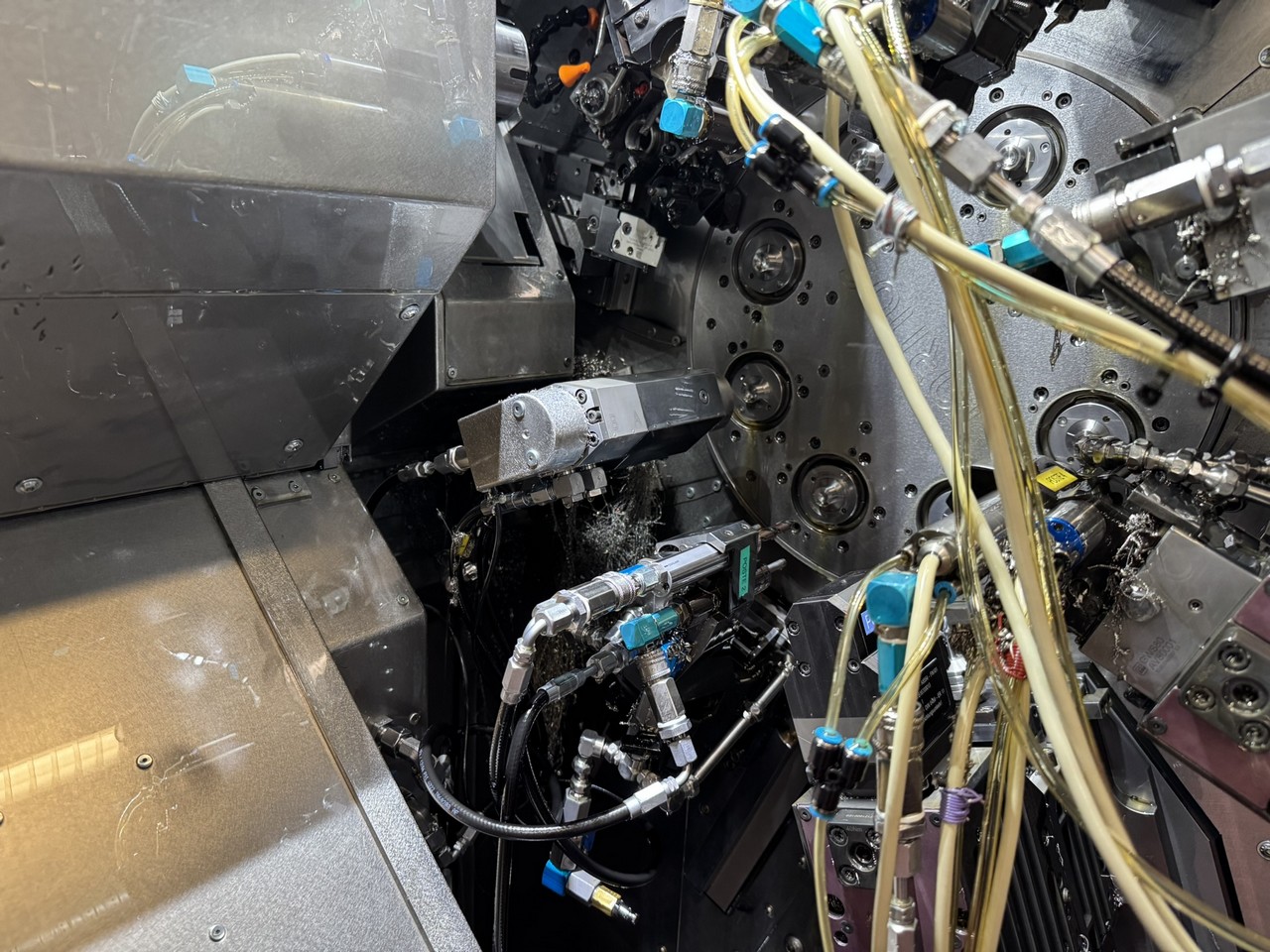 TOUR AUTOMATIQUE A DECOLLETER CNC TORNOS MULTISWISS 8X26 TOUR AUTOMATIQUE A DECOLLETER CNC TORNOS MULTISWISS 8X26