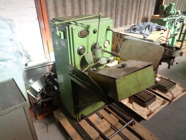 MACHINE A HONER "ROHR"