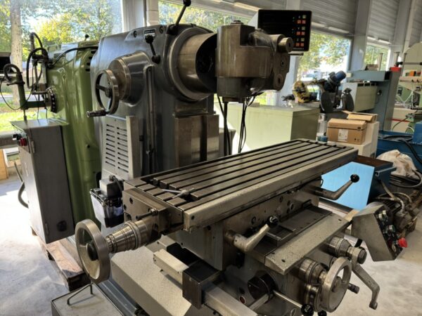 UNIVERSAL-FRAESMASCHINE "SCHAUBLIN" 53N