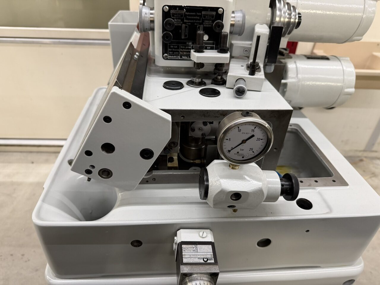 MACHINE A TAILLER WAHLI W-90 MACHINE A TAILLER WAHLI W-90