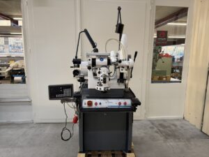 UNIVERSAL TOOL GRINDING MACHINE EWAG WS-11