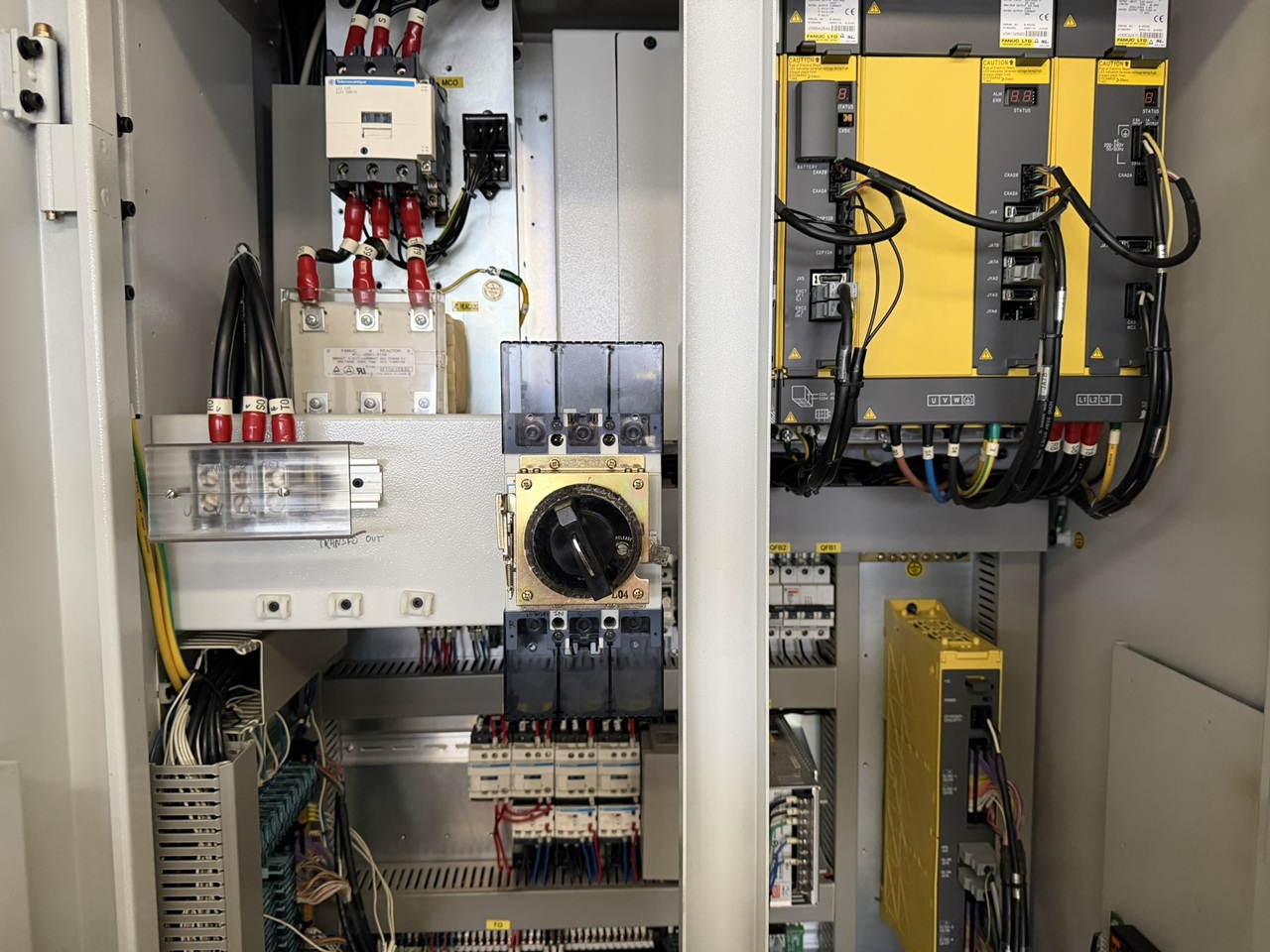 CENTRE USINAGE VERTICAL SCHAUBLIN 48-T CNC CENTRE USINAGE VERTICAL SCHAUBLIN 48-T CNC