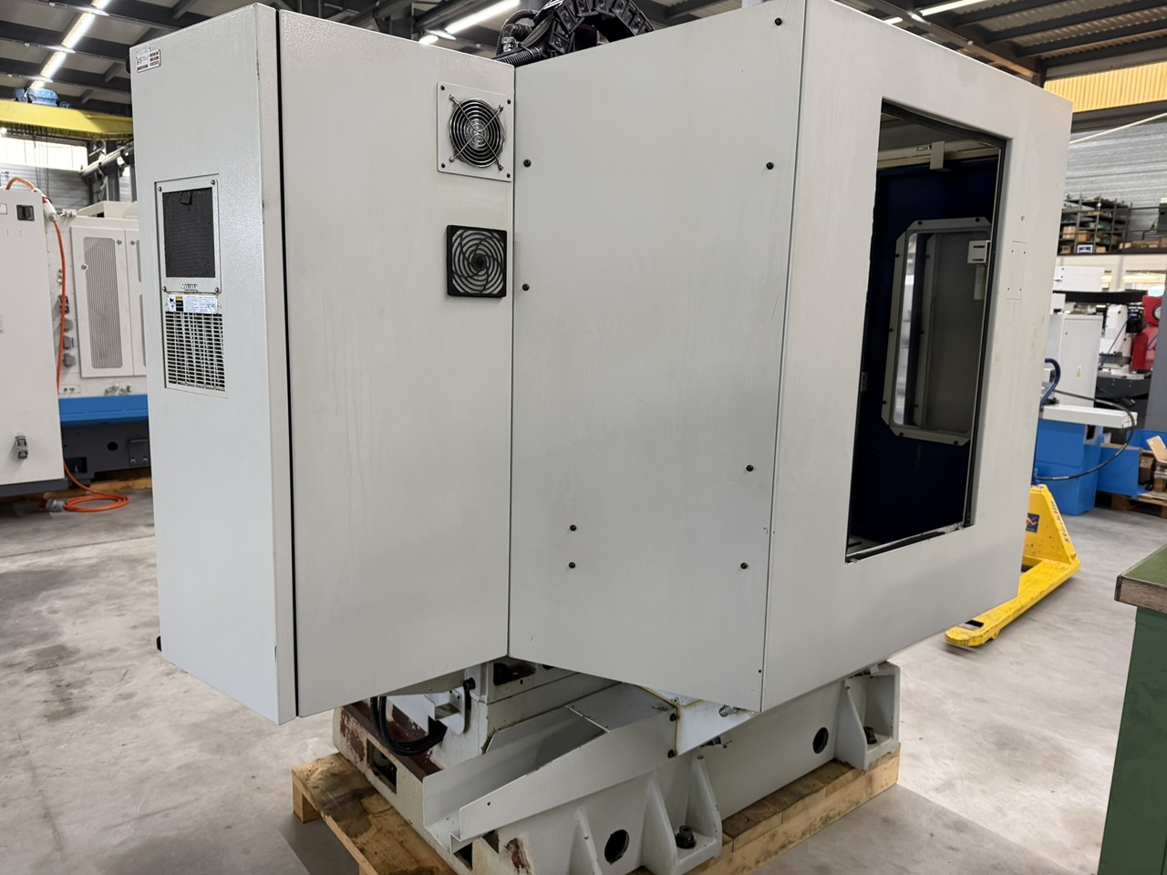 CENTRE USINAGE VERTICAL SCHAUBLIN 48-T CNC CENTRE USINAGE VERTICAL SCHAUBLIN 48-T CNC