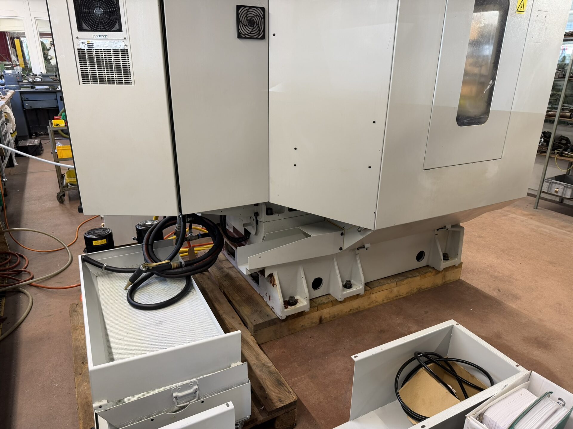 CENTRE USINAGE VERTICAL SCHAUBLIN 48-T CNC CENTRE USINAGE VERTICAL SCHAUBLIN 48-T CNC