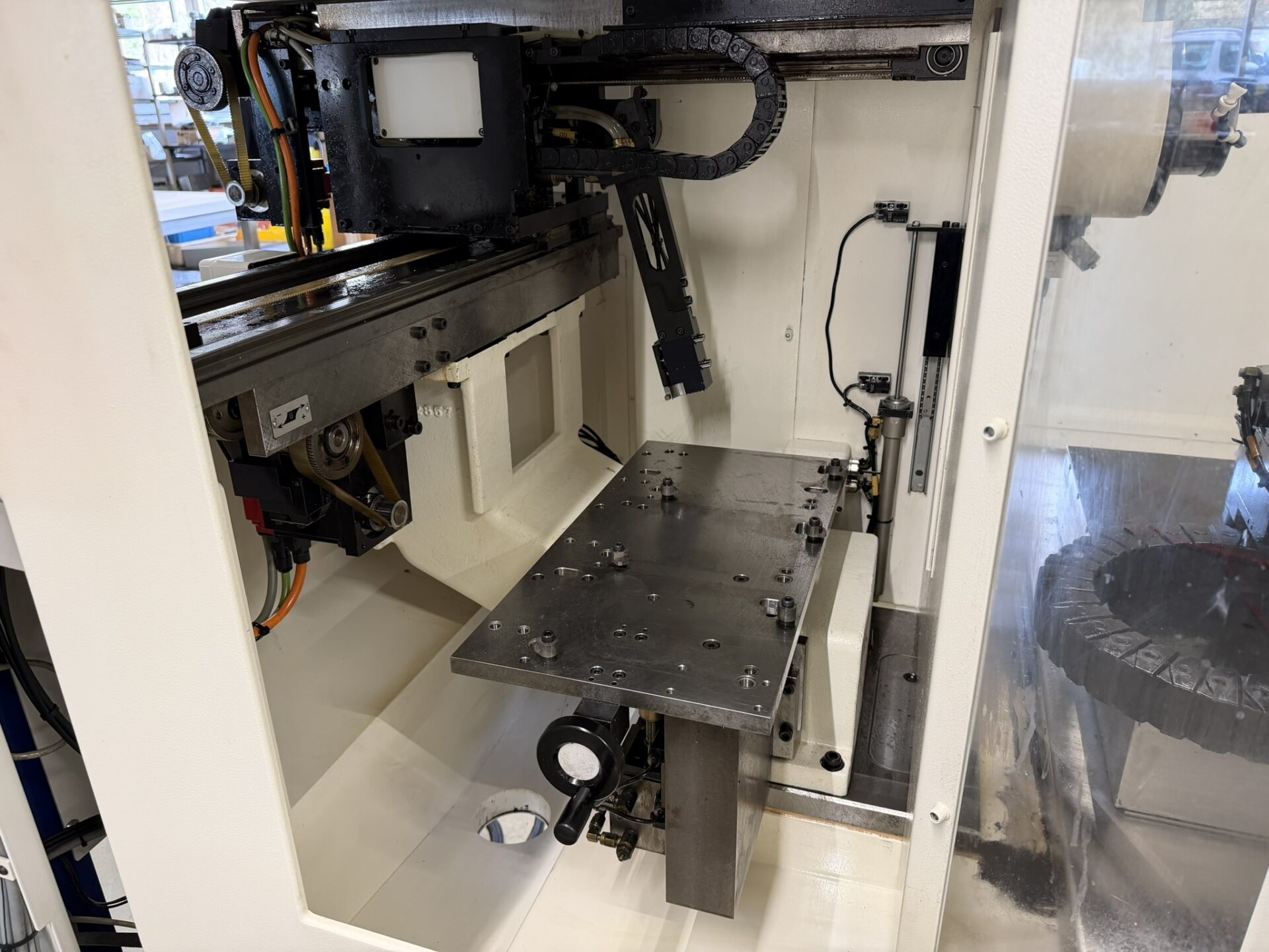 AFFUTEUSE D'OUTILS CNC ROLLOMATIC 620 XS AFFUTEUSE D'OUTILS CNC ROLLOMATIC 620 XS