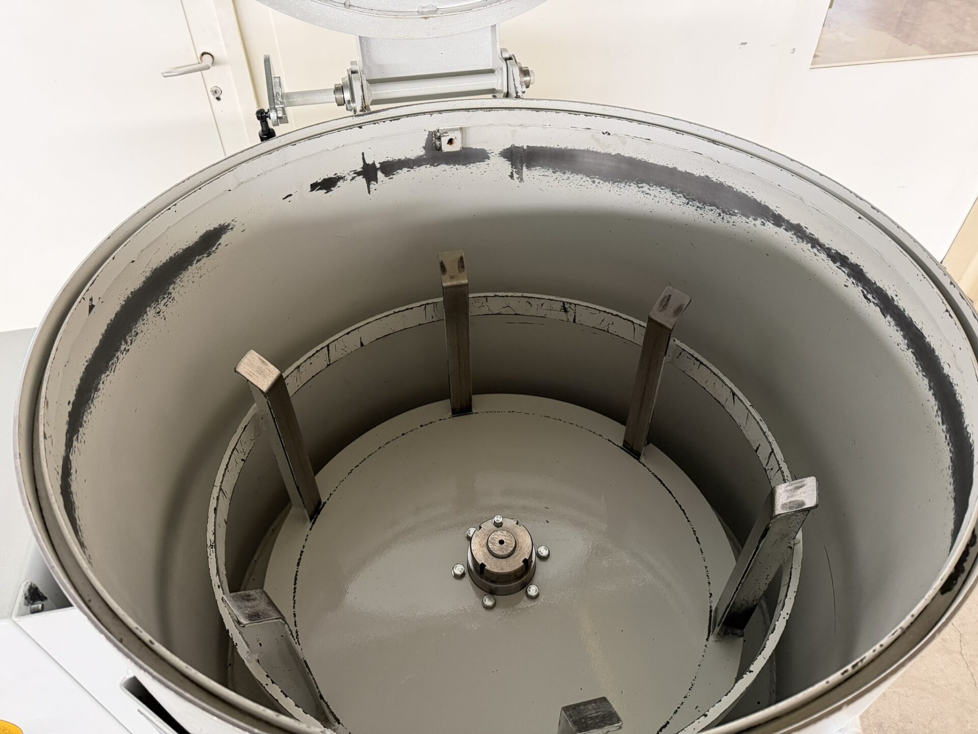 ESSOREUSE CENTRIFUGE ARYMA ME61-2K