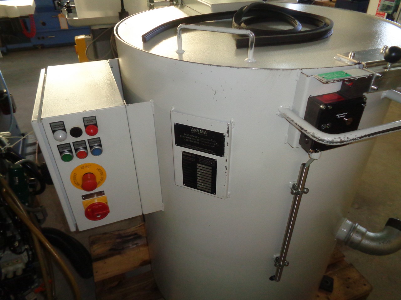 ESSOREUSE CENTRIFUGE ARYMA ME61-2K