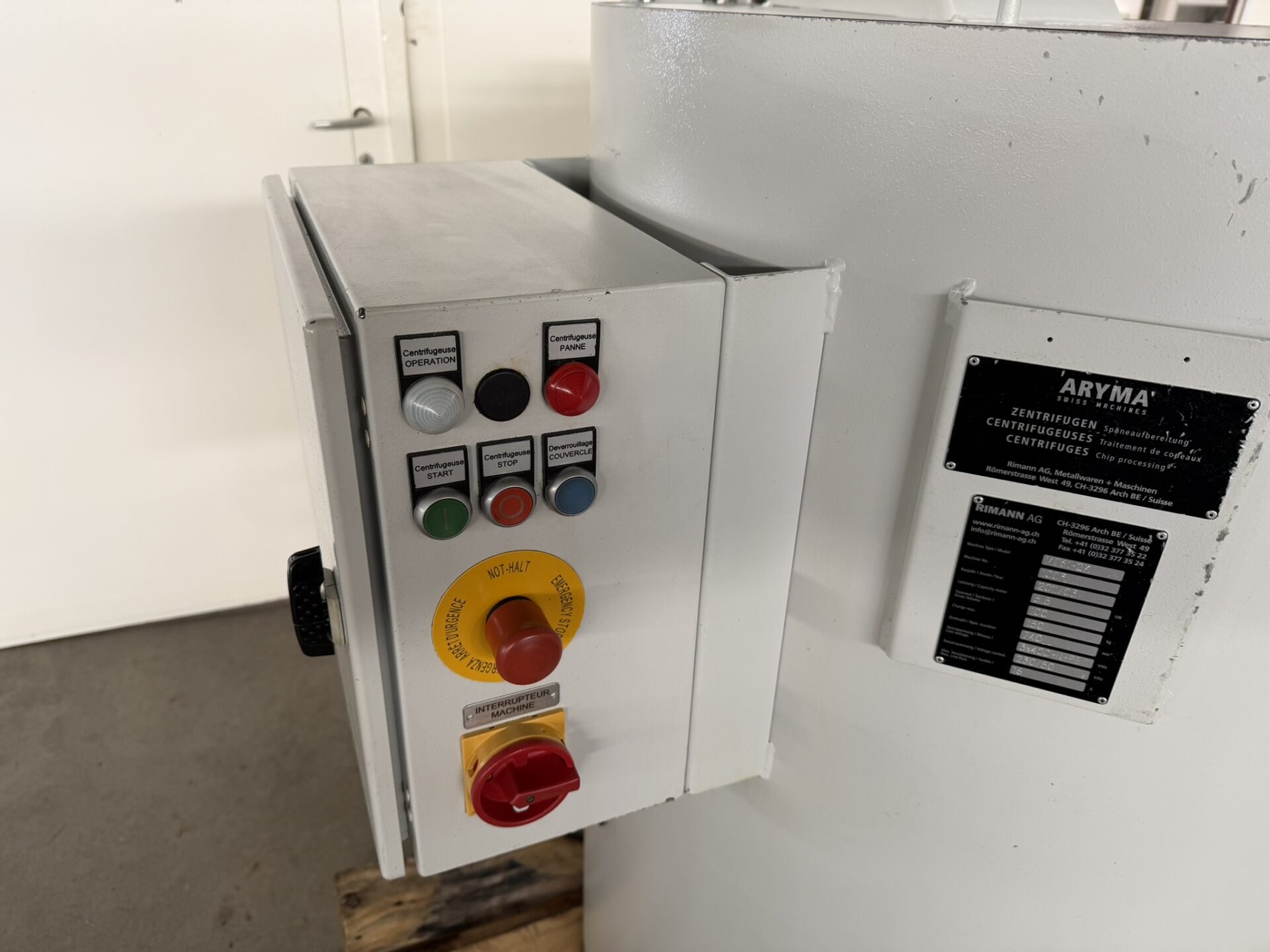 ESSOREUSE CENTRIFUGE ARYMA ME61-2K