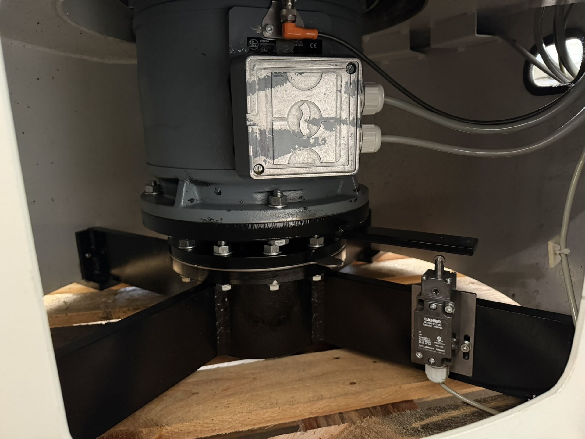 ESSOREUSE CENTRIFUGE ARYMA ME61-2K