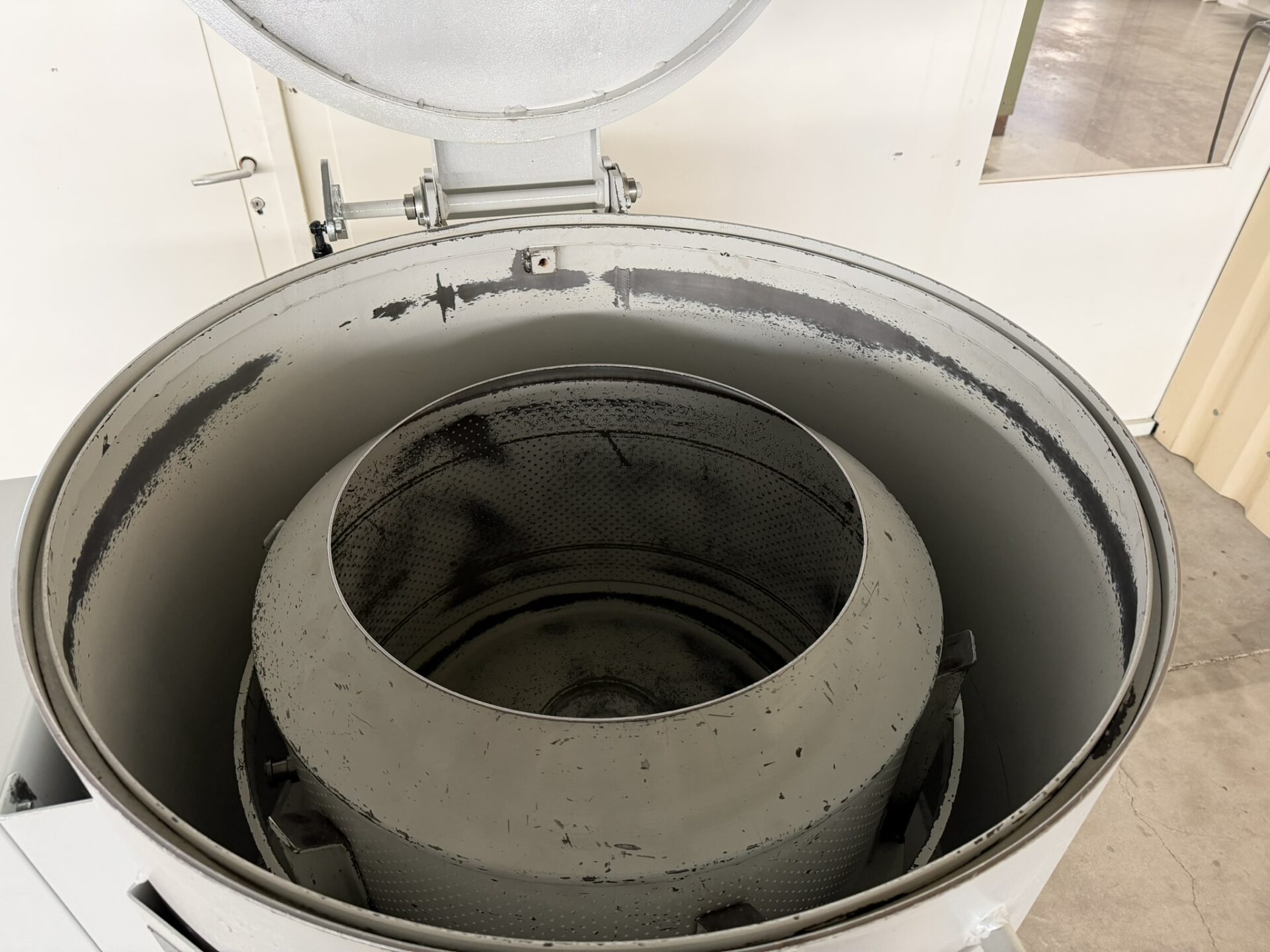 ESSOREUSE CENTRIFUGE ARYMA ME61-2K