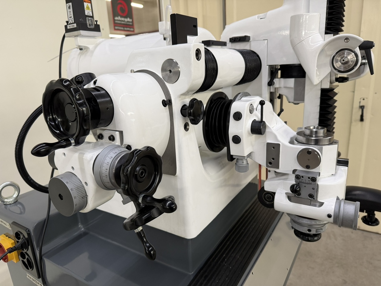 RECTIFIEUSE UNIVERSELLE EWAG WS-11-SP