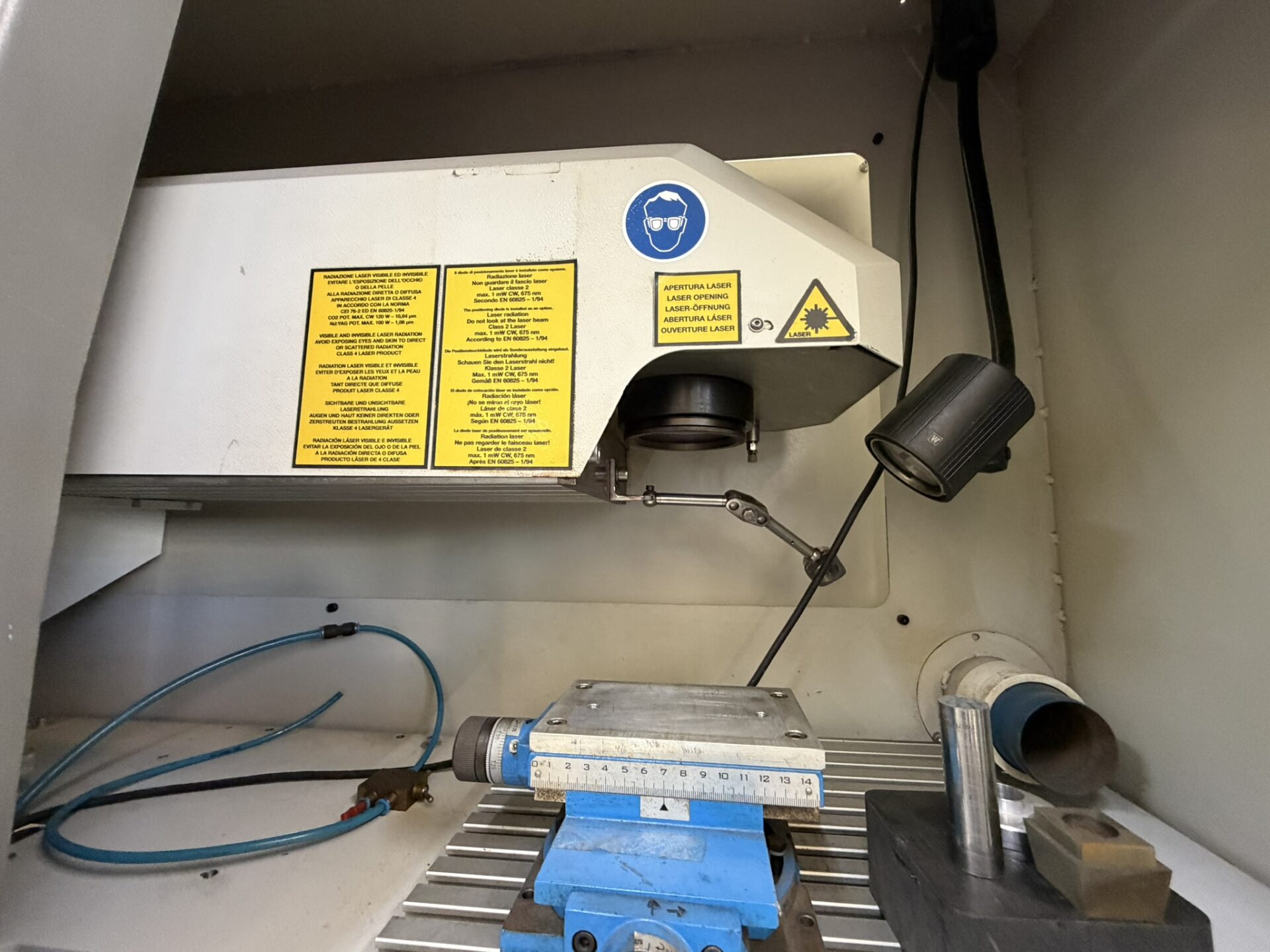 CENTRE DE GRAVURE AU LASER LASERBERG TECH YAG 60 W ELM