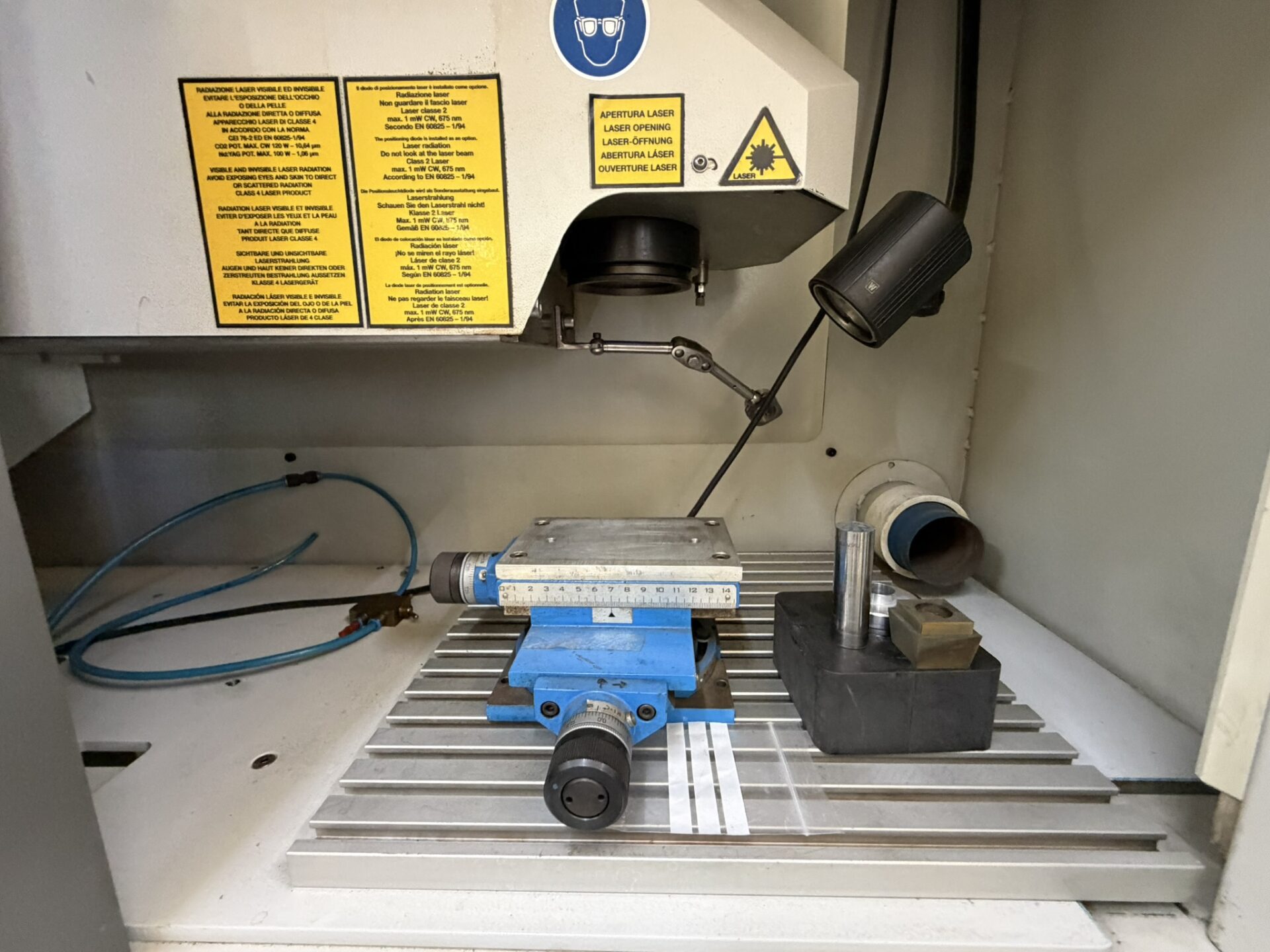 CENTRE DE GRAVURE AU LASER LASERBERG TECH YAG 60 W ELM