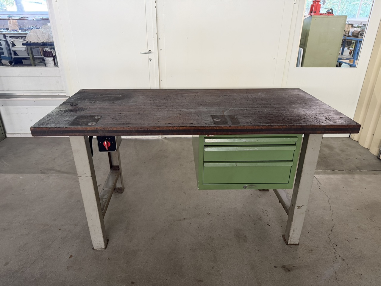 WERKTISCH 170 x 80 x 88 cm; 3 Schubladen WERKTISCH 170 x 80 x 88 cm; 3 Schubladen