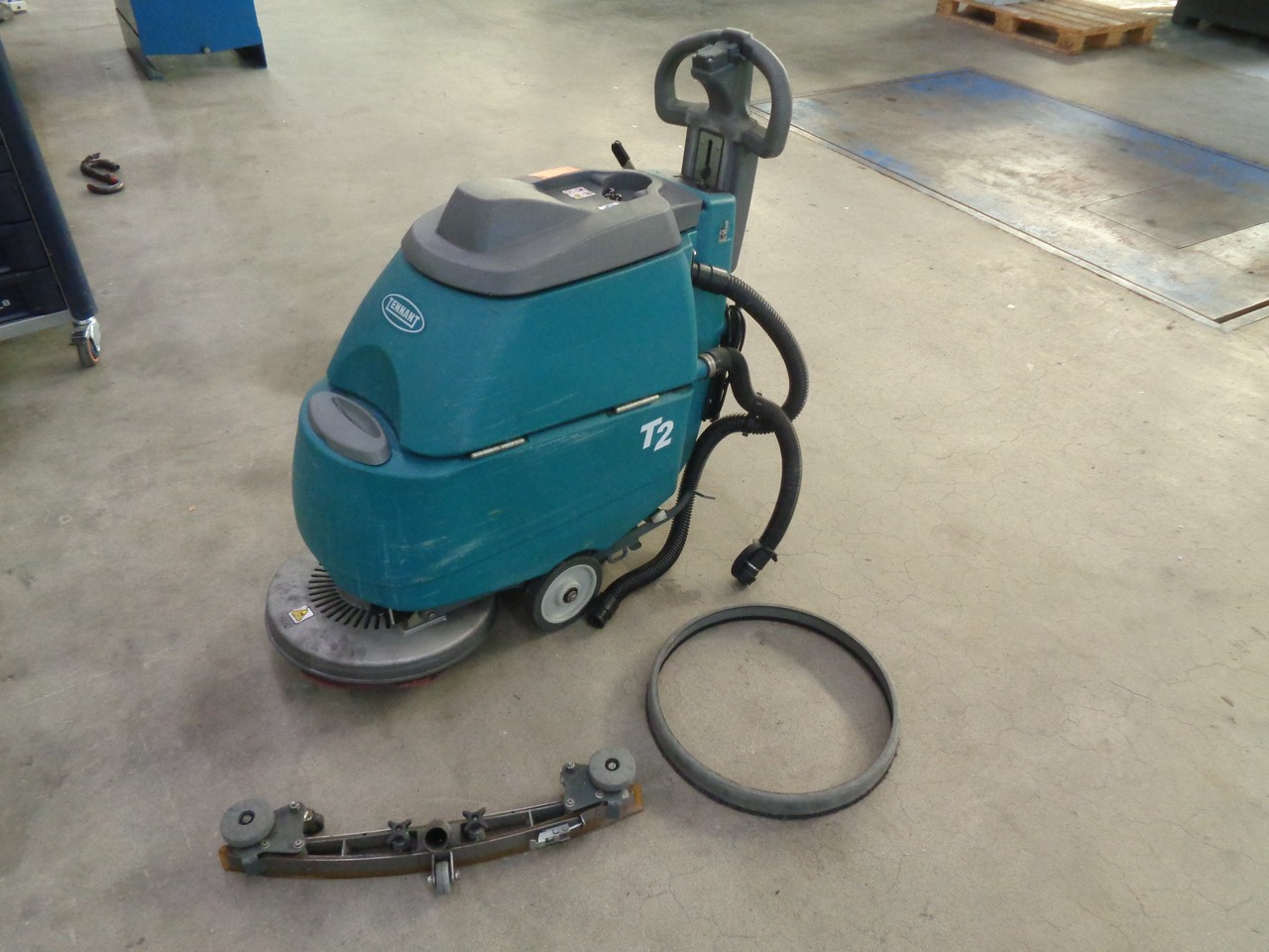MACHINE A LAVER LES SOLS TENNANT T-2 MACHINE A LAVER LES SOLS TENNANT T-2